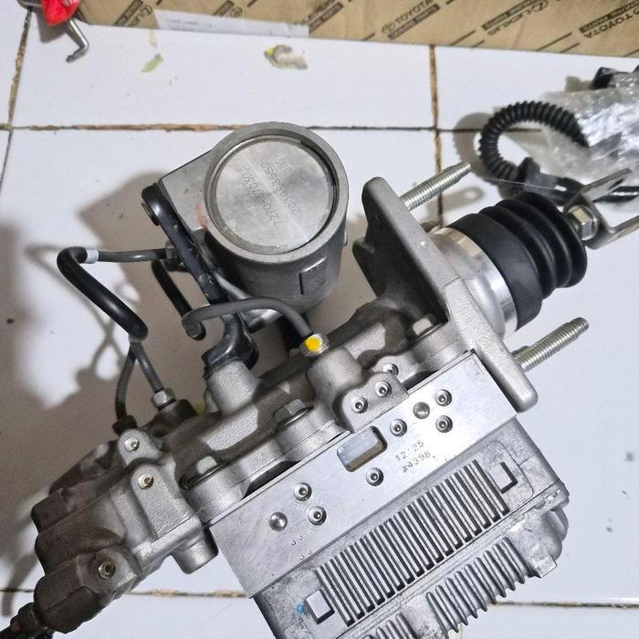 CYLINDER BRAKE MASTER REM ELEKTRIK TOYOTA CAMRY HYBRID