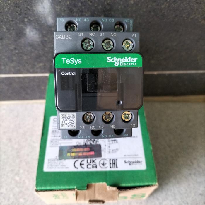 Kontaktor Schneider Cad32 10A Original