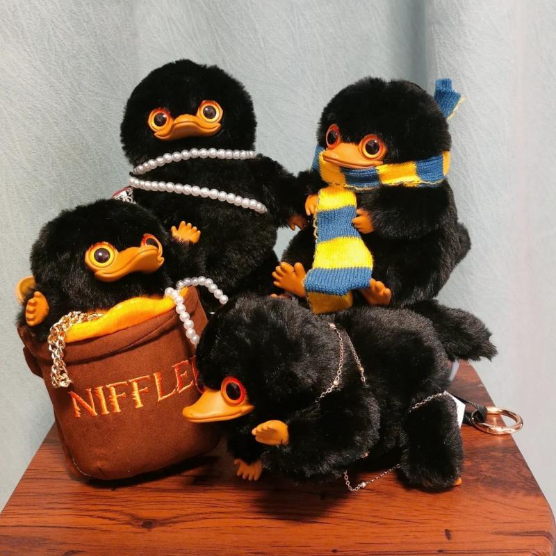 In Stock New Genuine Harry Fantastic Beasts Niffler Vinly Blind Box Keychain Pendant Mystery Box