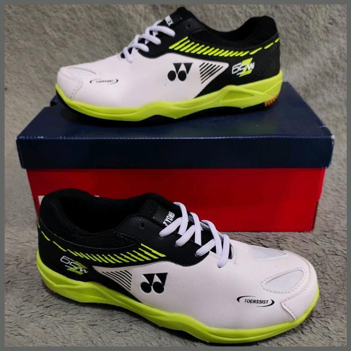 SEPATU OLAH RAGA KEREN. SEPATU BADMINTON YONEX TORESIST SOL KARET. SEPATU BULUTANGKIS YONEX