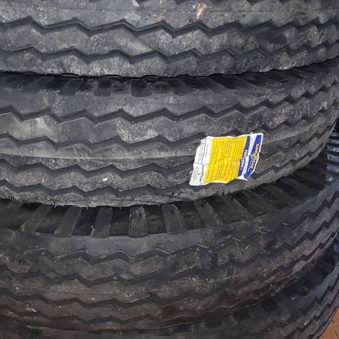 Ban Goodyear GY 750-16 12PR SB Truk Double 750 16