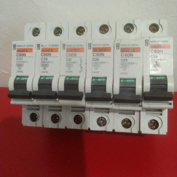 Murah MCB MERLIN GERIN C60N 25A,32A 1PHASE 6KA.MERLIN GERIN C60N 32A,25A 1P 6KA.