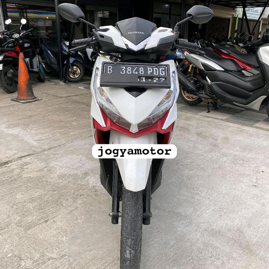 Honda Vario 150 cbsiss Tahun 2017 motor bekas berkualitas Jogyamotor red-white