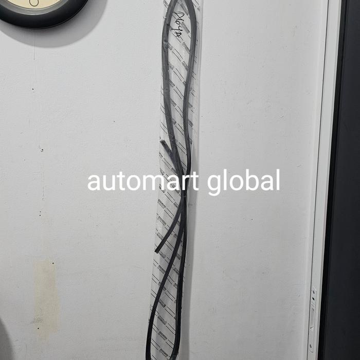 list moulding karet kaca depan agya ayla calya Sigra original news