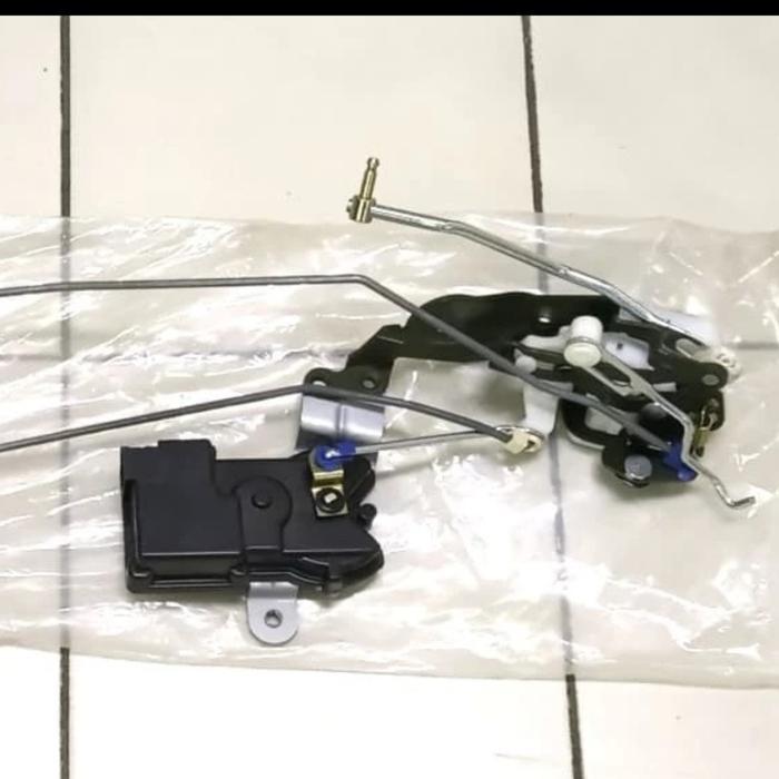 Doorlock Kuda Pintu Depan Kanan Bagian Sopir Mitsubishi Kuda 2000 2005