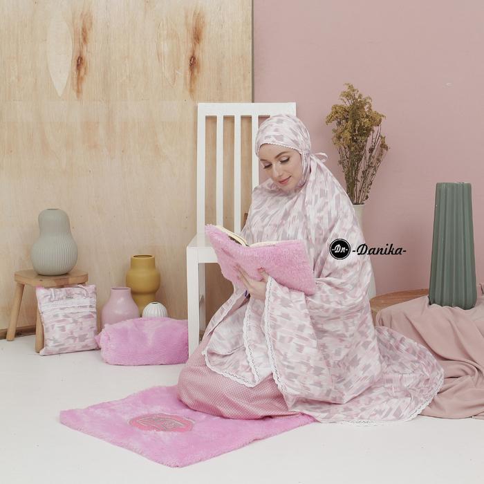 Mukena Clara Katun Adem Danika