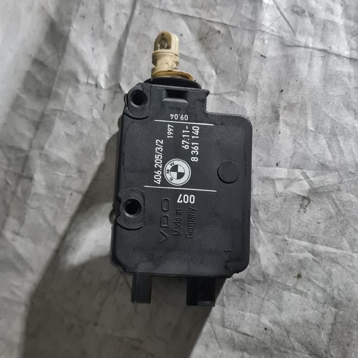 Actuator motor central lock bagasi bmw e36