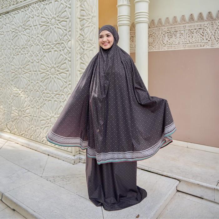 ZM Zaskia Mecca - Azzeeza Mukena Travel Parasut - Monogram