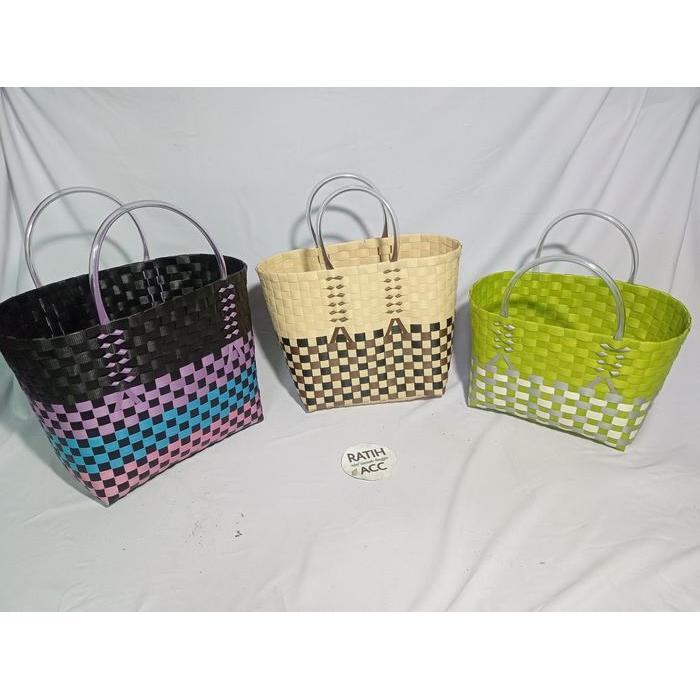 TAS BELANJA ANYAMAN PLASTIK HAND BAG KERANJANG ANYAM JUMBO RINJING PASAR UNIK AESTHETIC SERBAGUNA