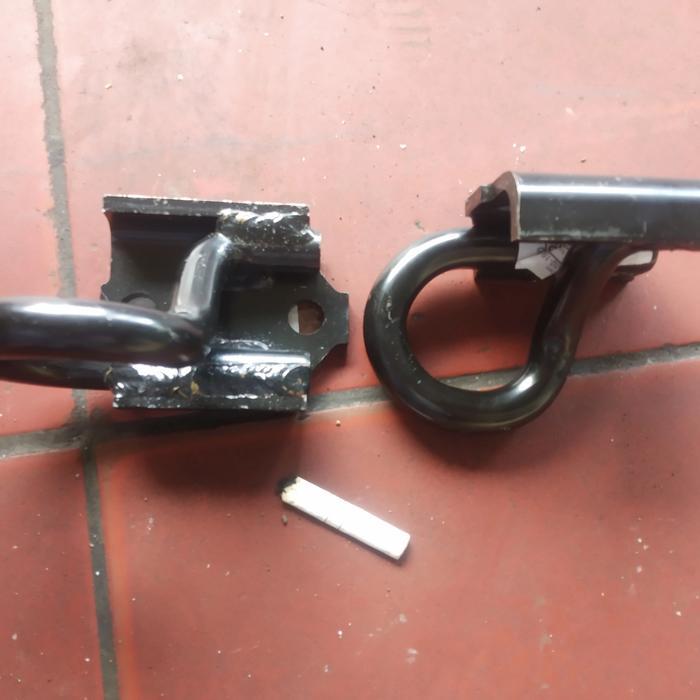 TOWING HOOK DEPAN DEREK LANDCRUISER 80 VX80 LC80