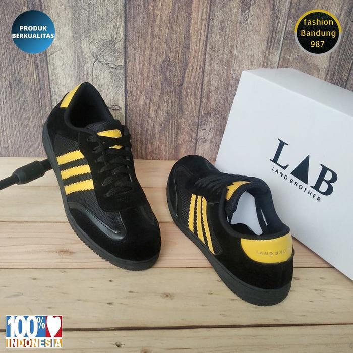 Ada Sepatu Sneakers Safety Pria Wanita Ujung Besi Sepatu Safety Sporty