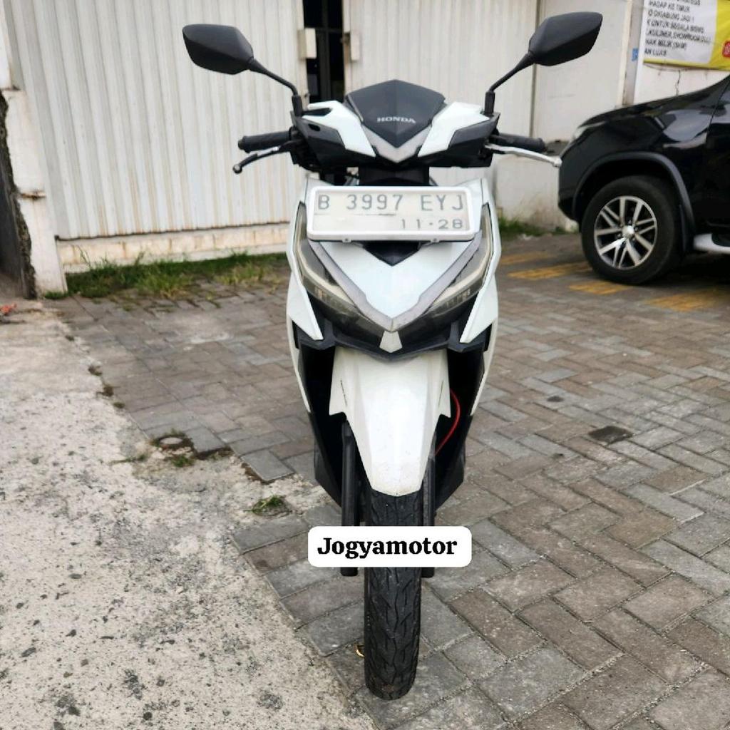 Honda Vario 150 cbsiss Tahun 2017 motor bekas berkualitas Jogyamotor putih 1