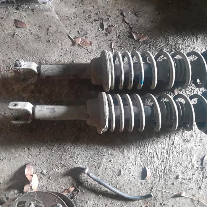 peer shock belakang accord maestro
