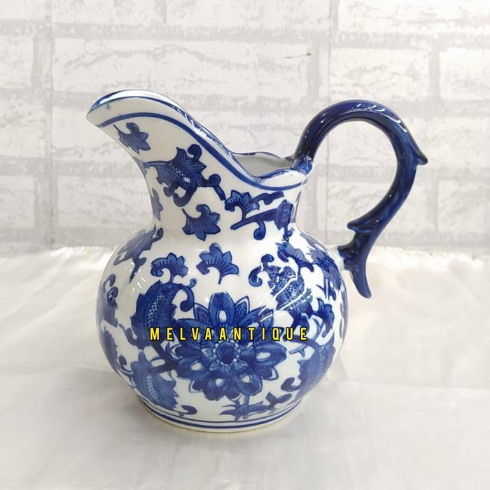 Teko Keramik Antik Biru Putih Motif Bunga