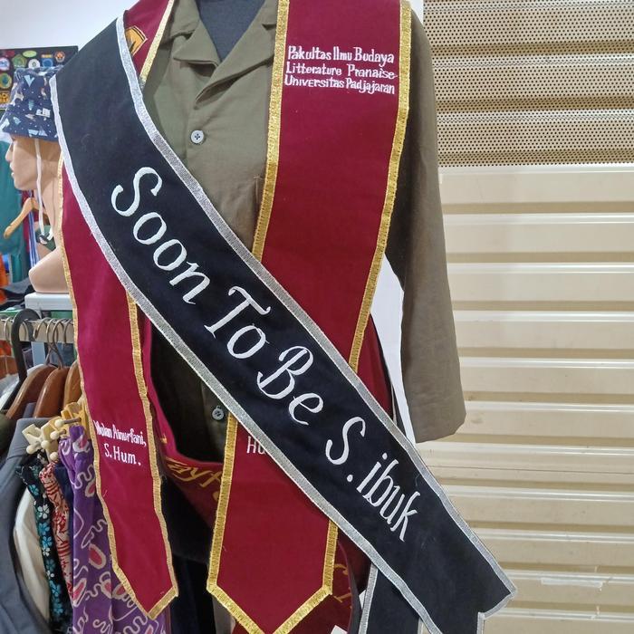 selempang wisuda plus bordir nama