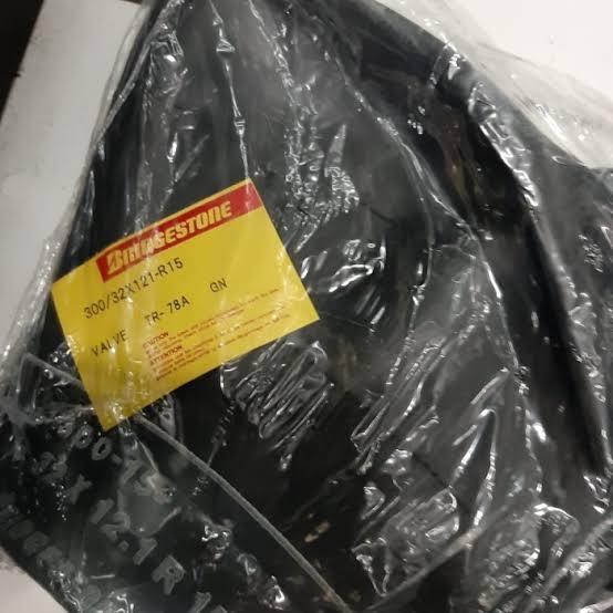 New Best Quality 100% Original Ban Dalam Forklift Bridgestone 300-15 300/32X121-R15 300X15 Bs