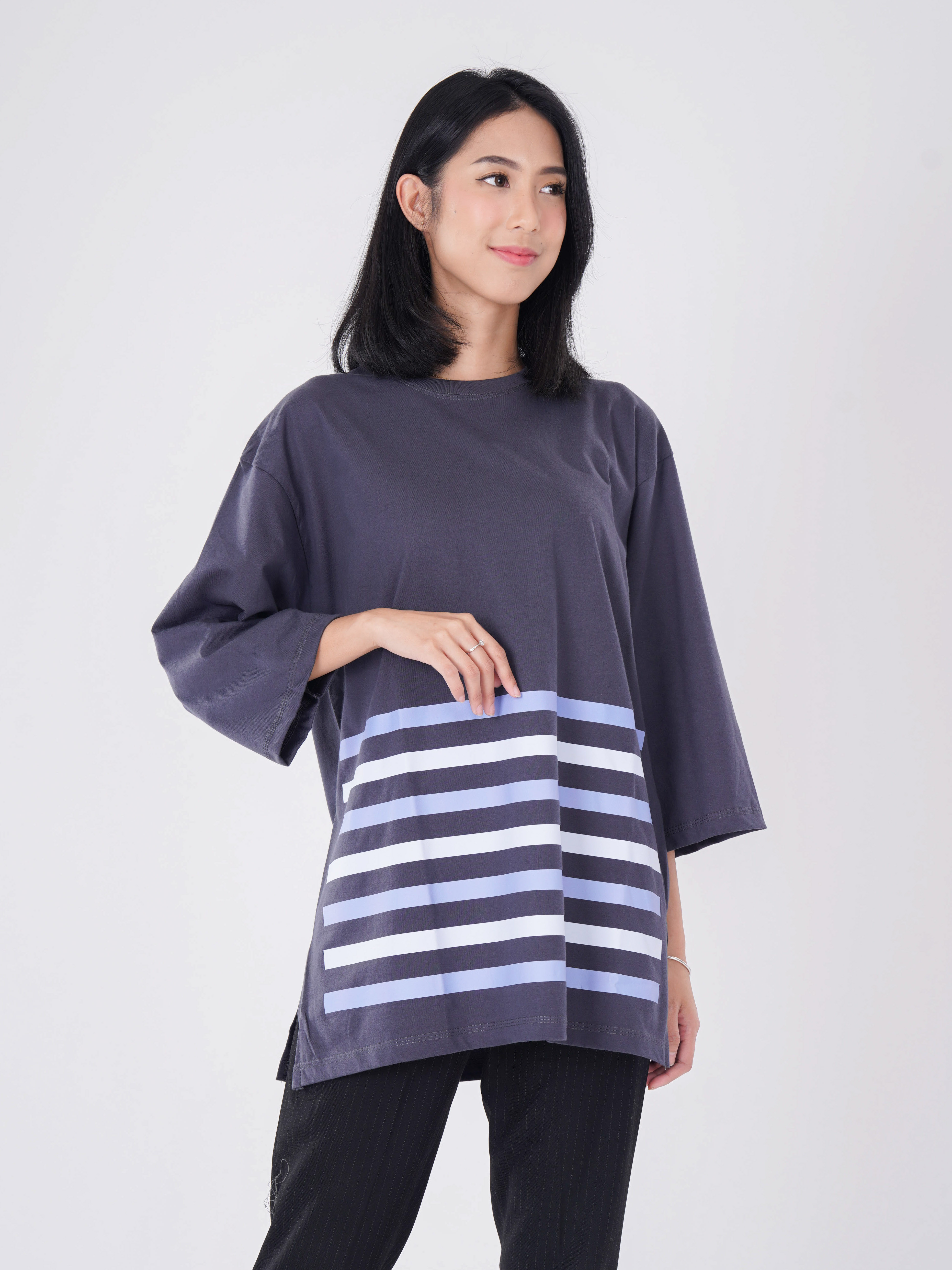 Ami Kaos Oversize Wanita Katun Motif Salur