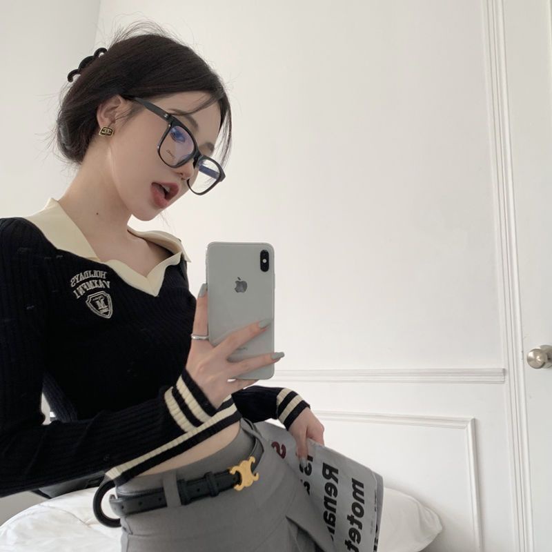 Red Bawah kemeja wanita musim semi dan musim gugur 2023 baru lengan panjang rajutan sweater hot girl V-neck gaya asing slim fit pendek top pasang