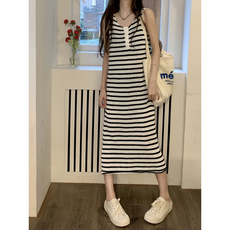Red kumikumi lazy sleeveless striped vest dress summer vacation style casual V-neck knitted long skirt women