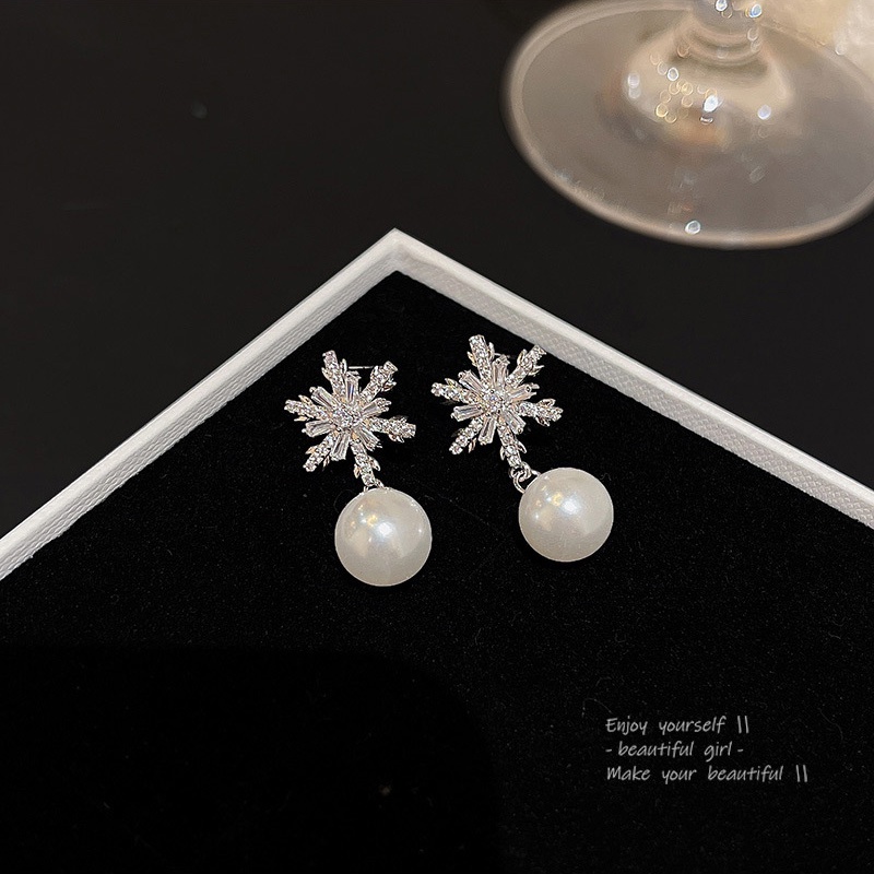 925jarum Perak Rasa Tinggi Anting Mutiara Fashion Indah Wanita Zirkon Snowflake Earrings