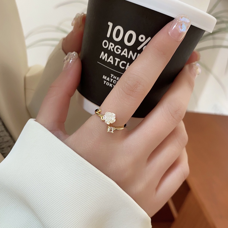 Cincin Emas Sparkling diamond camellia opening lady Korea