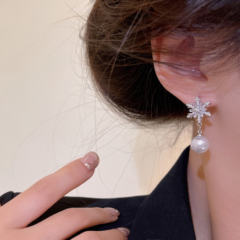 925jarum Perak Rasa Tinggi Anting Mutiara Fashion Indah Wanita Zirkon Snowflake Earrings