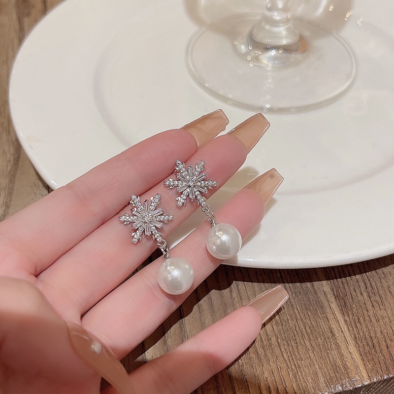 925jarum Perak Rasa Tinggi Anting Mutiara Fashion Indah Wanita Zirkon Snowflake Earrings