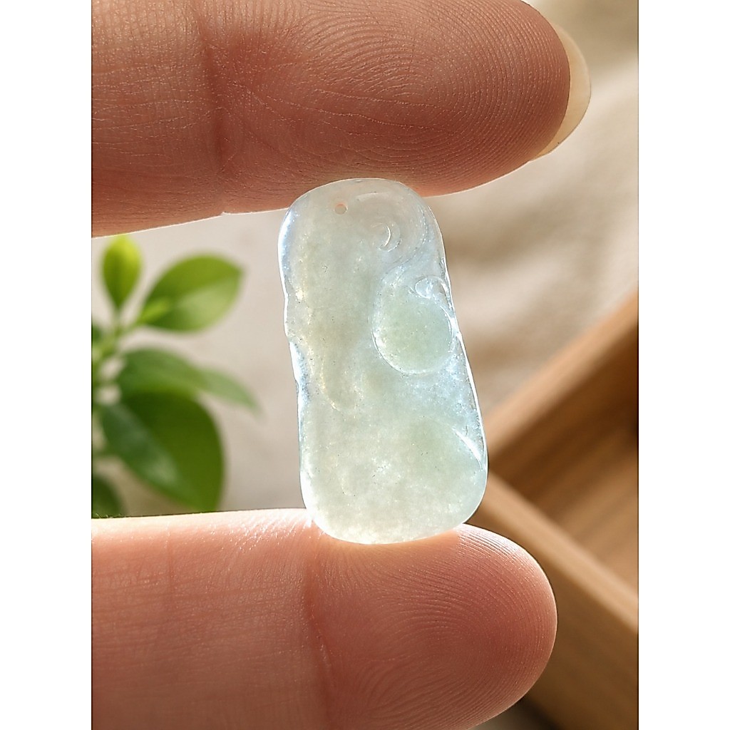 Liontin Giok Jadeite Jade Icy White Ukir Dragon Holding a Pearl Jelly 100% Natural Jade