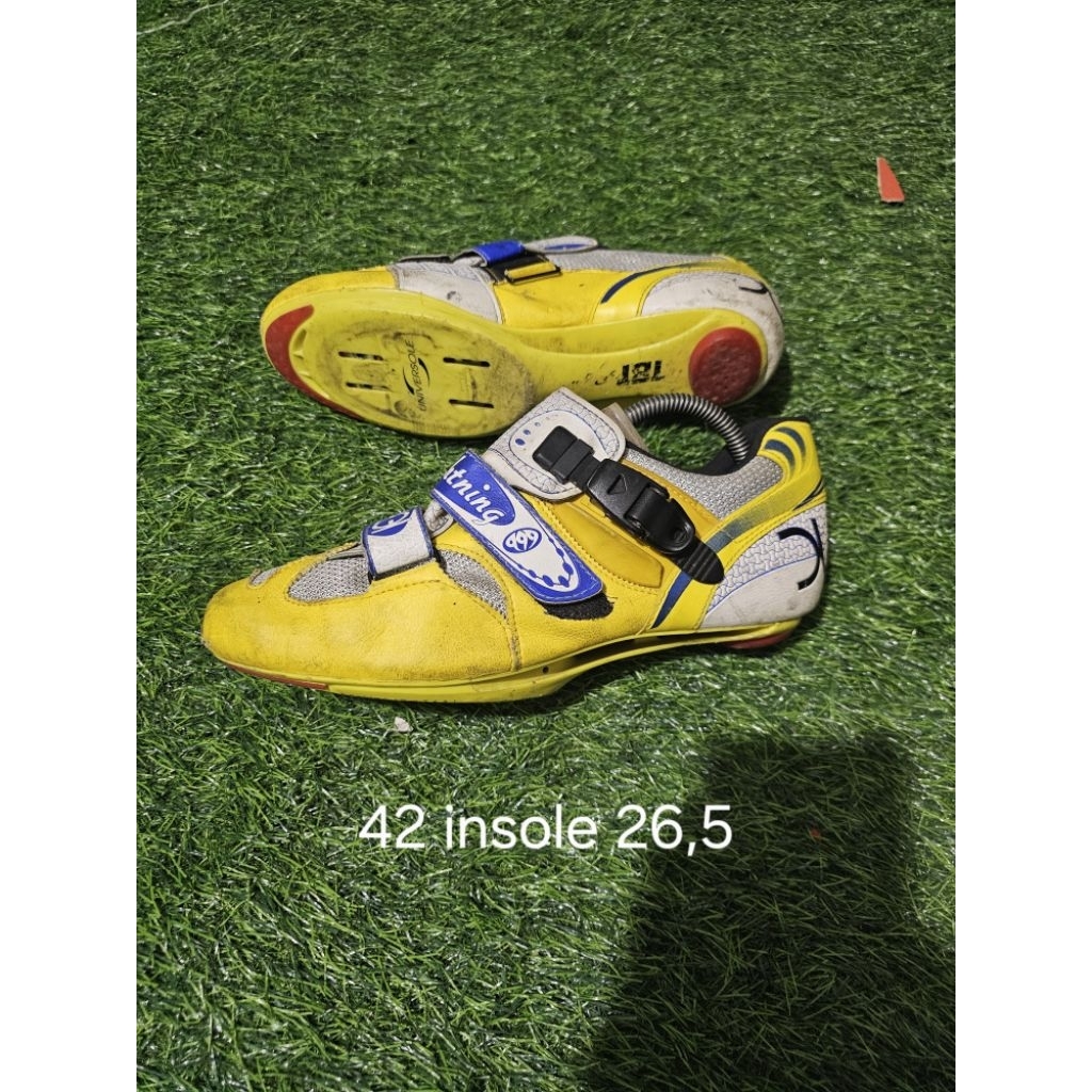 sepatu sepeda vintage 90's  mtb s42 duegi