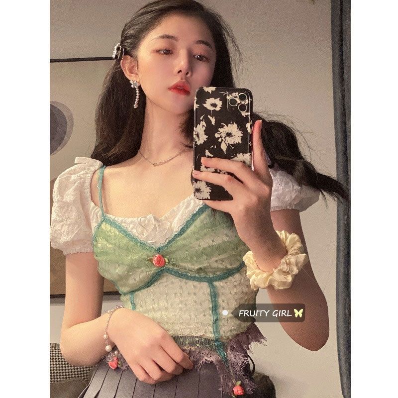 Red Versi Korea dari Ins Warna Kontras Manis Renda Outer Wear Kecil Suspender + Puff Lengan Kemeja Pendek Ditumpuk Dua Potong musim Panas Gaya Baru