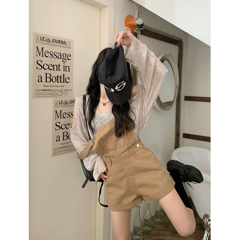 Red [Setelan dua potong] Kemeja tabir surya berongga off-shoulder + overall denim asin dan manis celana pendek lebar kaki kasual untuk wanita