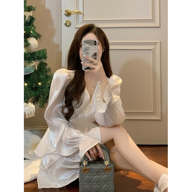 Red Gaya keinginan murni mengkilap gaun pinggang tinggi tidak beraturan wanita musim semi pinggang baru rok lengan engah V-neck pelangsing