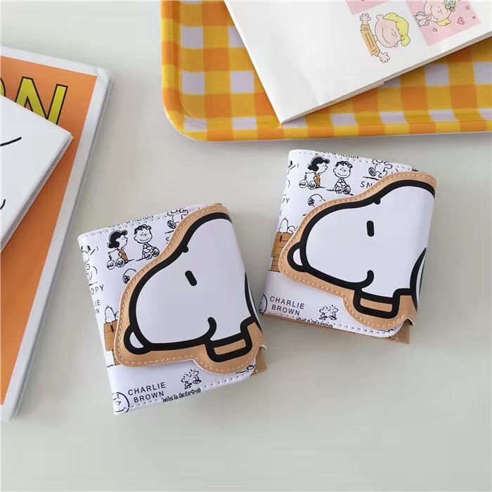 Dompet Sera Snoopy hadiah ulang tahun wanita 2021 baru asli dalam dompet pendek wanita siswa kartun Jepang dan Korea