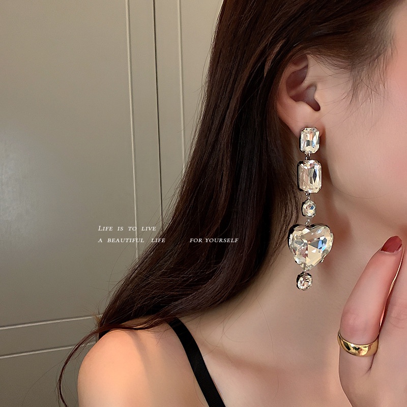 Anting Cinta Berlian Air Mewah Ringan Korea Baru