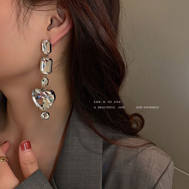 Anting Cinta Berlian Air Mewah Ringan Korea Baru