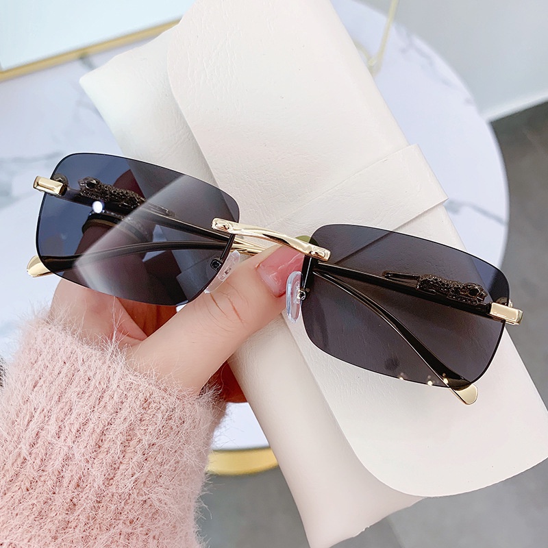 Kacamata Hitam Fashion Square Aesthetic Shades Untuk Wanita/Pria Metal Frame Sunglasses Eyewear