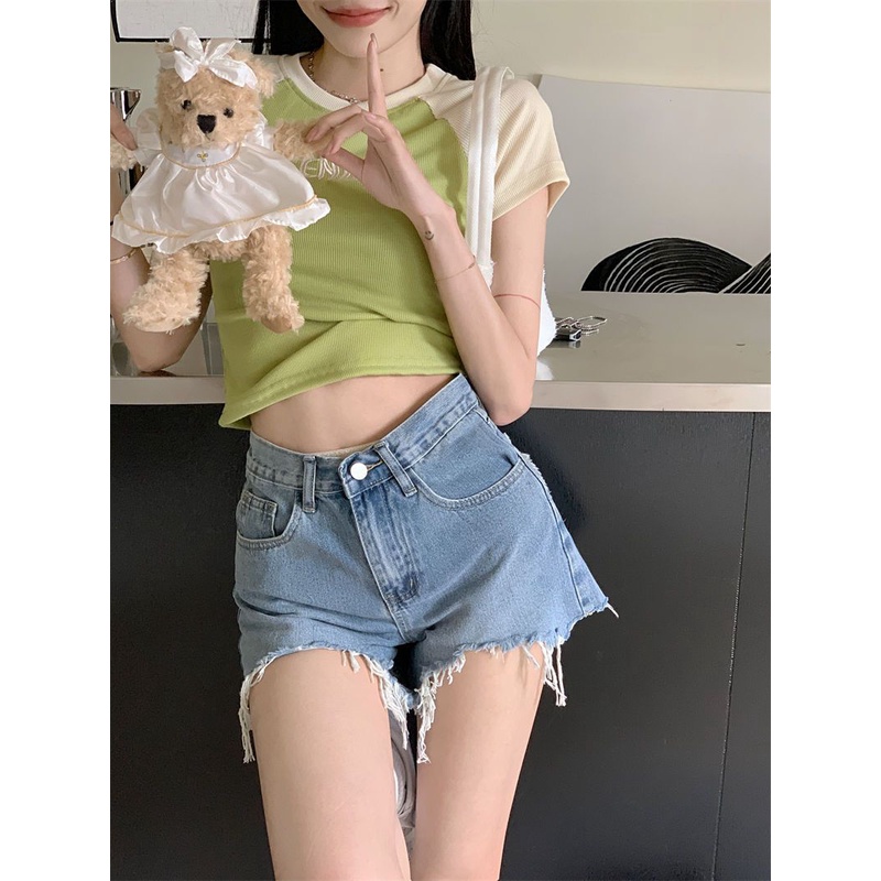 Red Gadis Panas Lengan Pendek Bahu Depan T-shirt Wanita Musim Panas Baru Rasa Desain Niche Slim Slim Keinginan Murni Angin Pendek top Tide