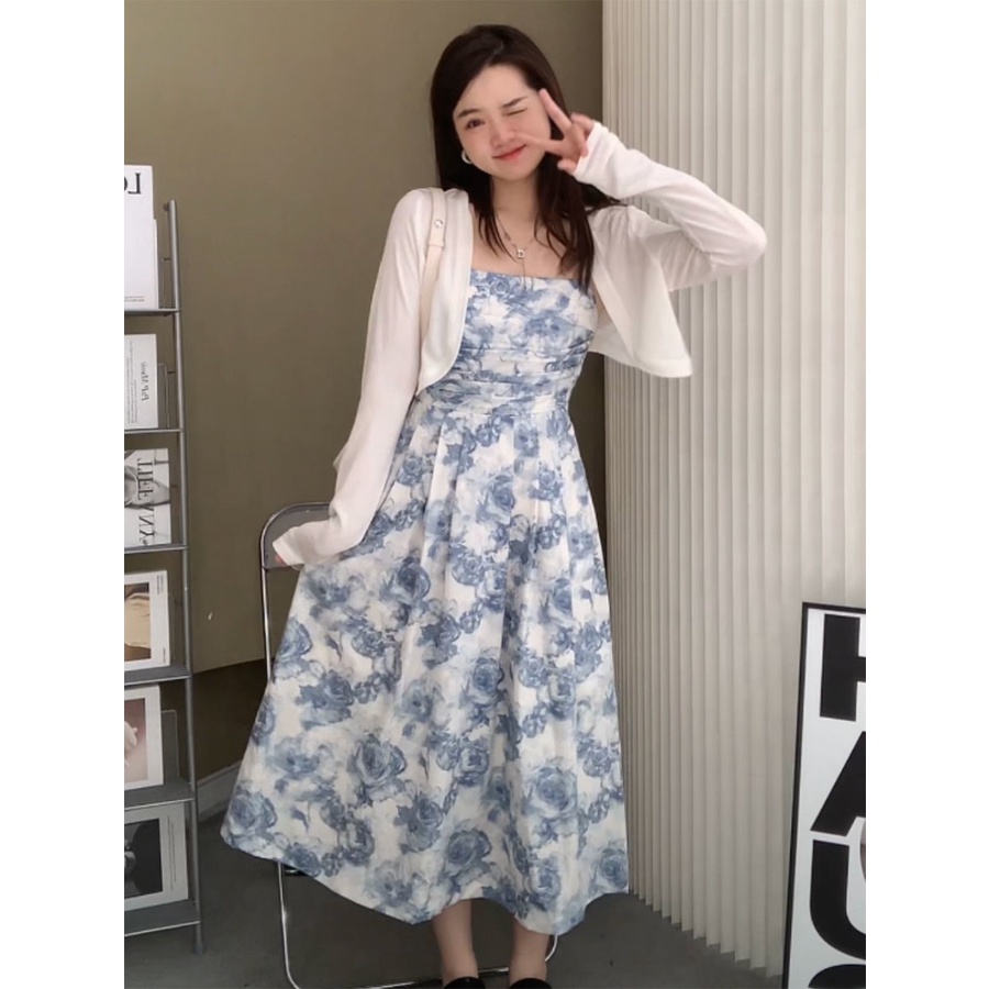 Red Istirahat Teh High-End Rasa Desain Warna Solid Cardigan Temperamen Bunga Suspender Rok Dua Potong Set 2023 Musim Semi Baru wanita