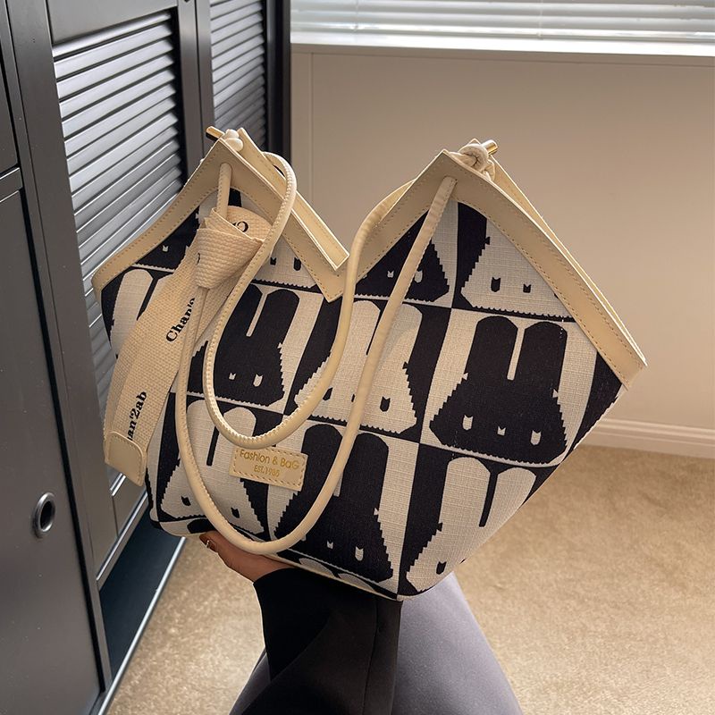 Sera net red hot style tote bag 2023 new fashion niche shoulder bag women s large capacity commuting bag all-match women s bag