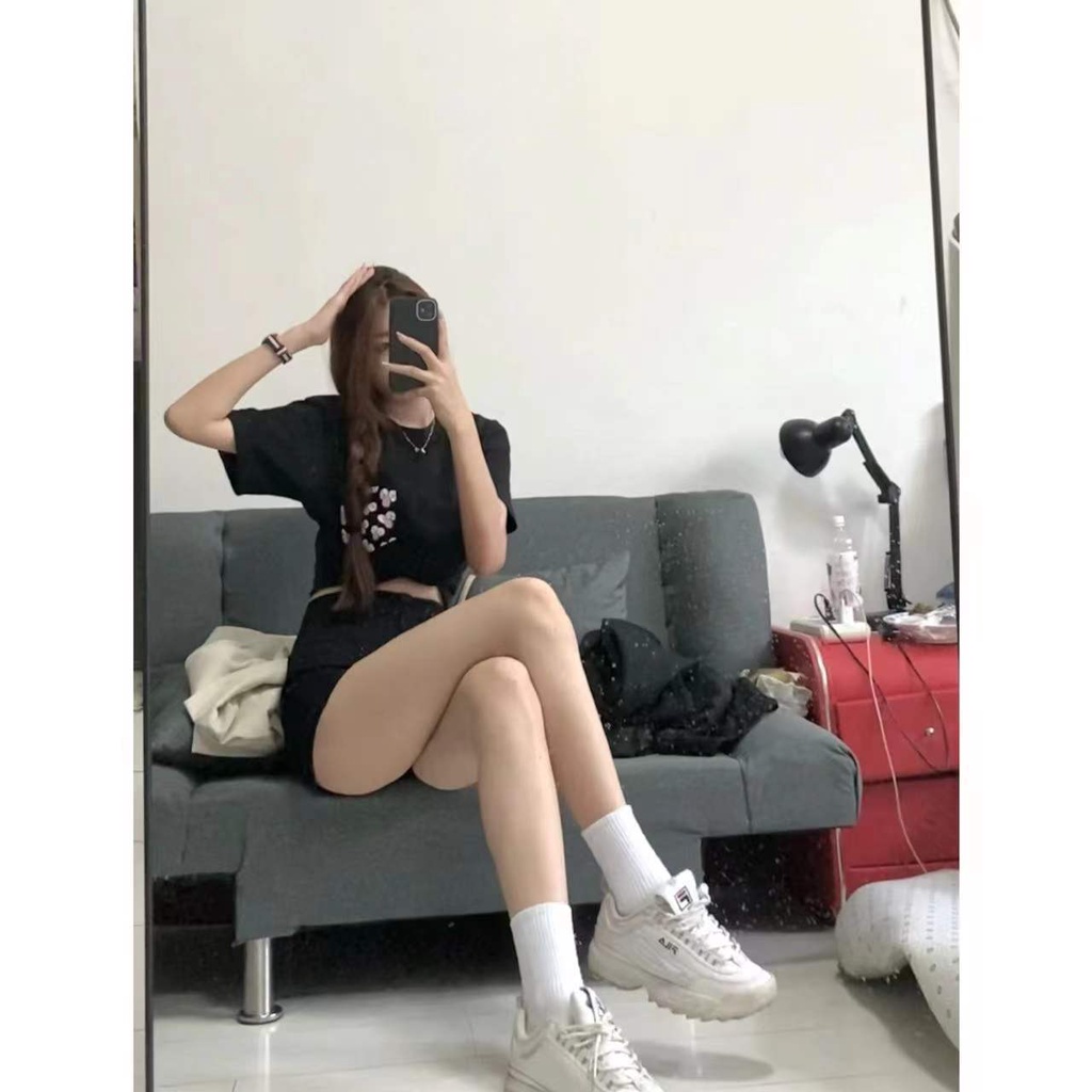 Red Hot Girl Jeans Wanita Pinggang Tinggi Elastis Pantat Tinggi Ramping Hitam Hot Pants Lurus Menari Celana Pendek Musim Semi dan Musim Panas Baru