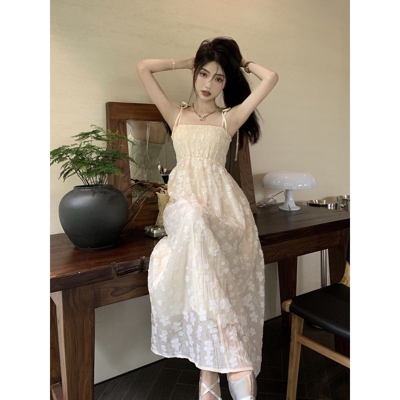 Red Gaun peri manis Prancis dengan lipatan bordir dan gaun tali selempang 2023 musim panas baru dengan pinggang ramping