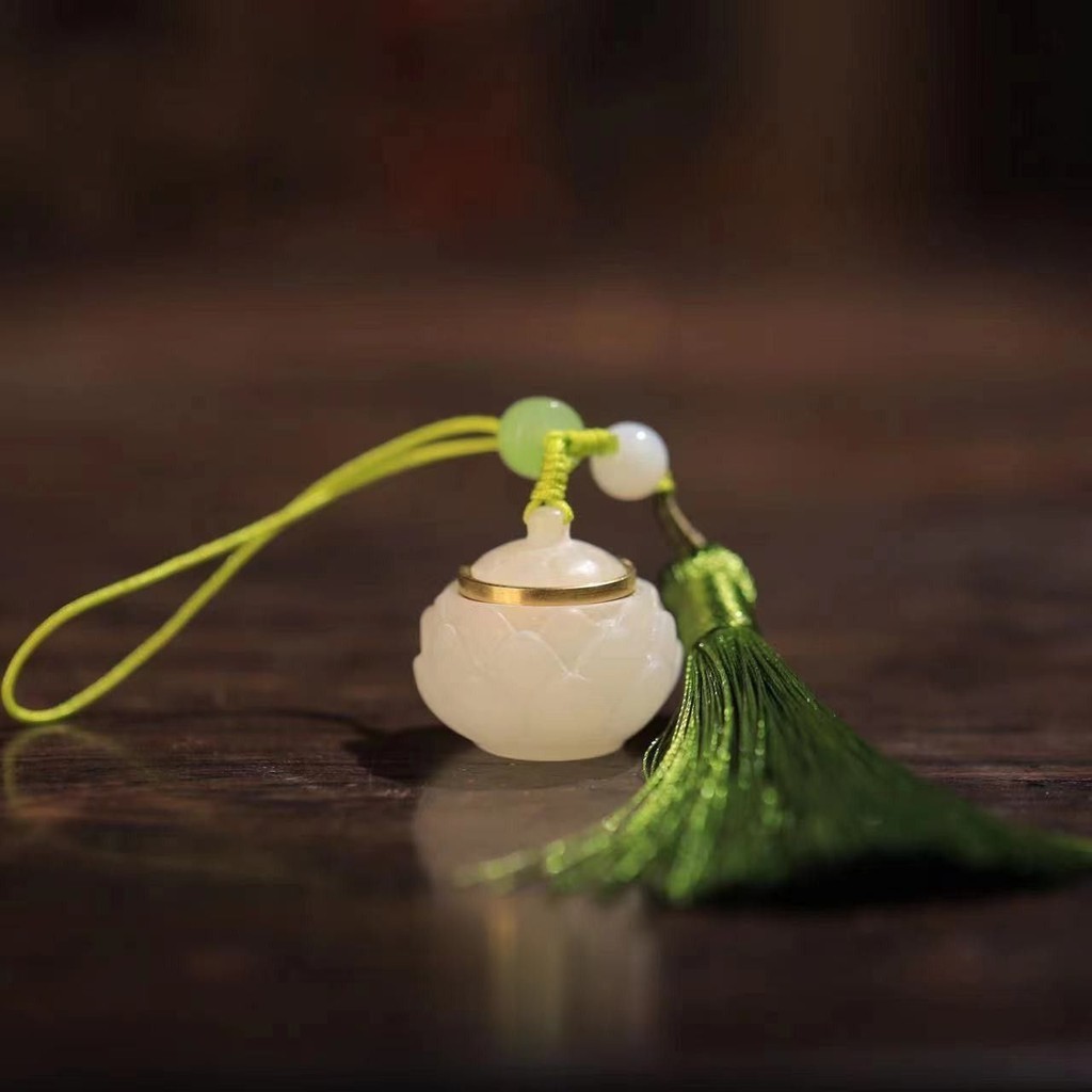 Lotus Tassel Hollow Luminous Stone Tassel Aromatherapy Ball Car Pendant