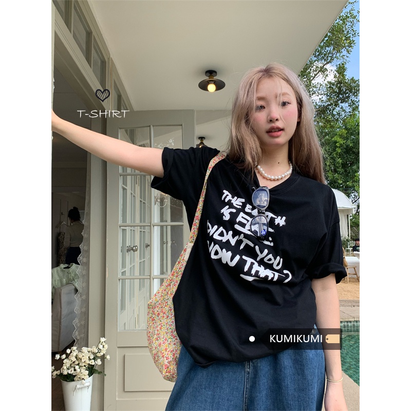 Red Longgar setengah panjang lengan pendek T-shirt wanita kemeja hitam bottoming 2023 musim panas retro gaya Hong Kong cetak huruf top in