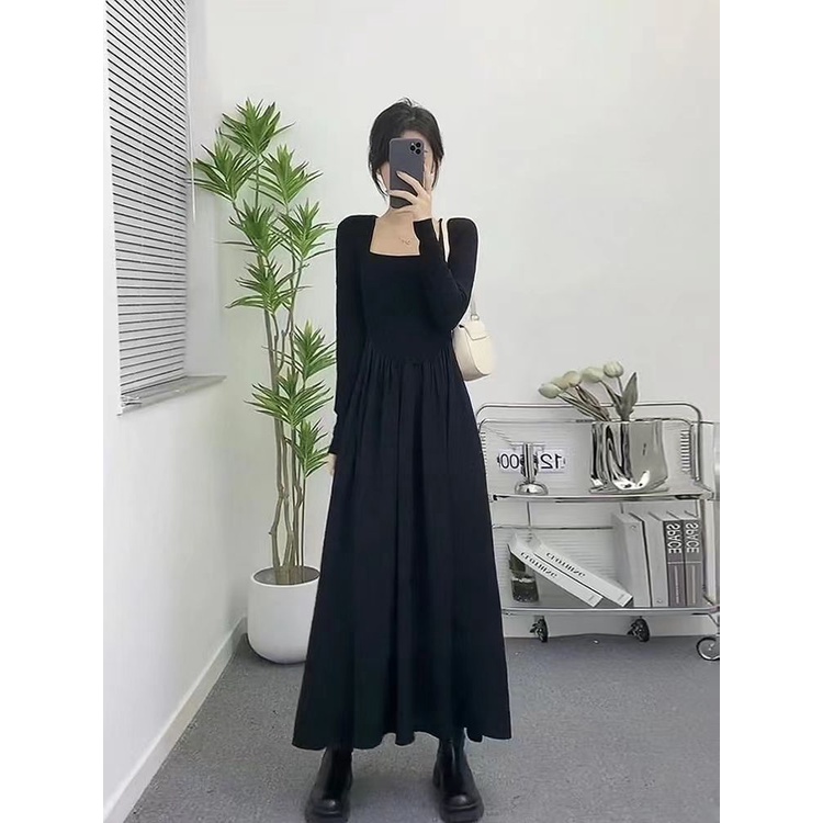 Red Hepburn Style High-End Kerah Persegi Lengan Panjang Gaun Musim Semi 2023 Baru Pinggang Tinggi Tipis Hitam Bawahan Rok Panjang wanita