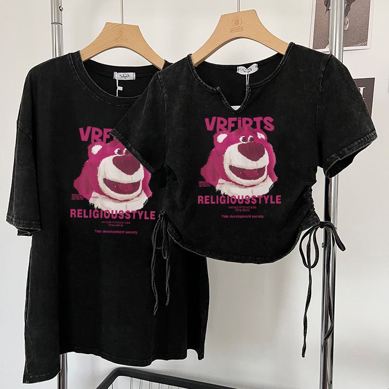 Red American Retro Tua Trendi Merek T-shirt Katun Wanita Musim Panas Rasa Desain Niche Chic Manis Gadis Seksi V-Leher Atasan Lengan Pendek